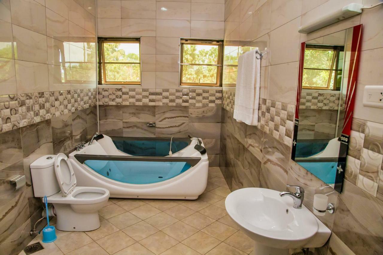 Lakepoint Villa Энтеббе Экстерьер фото